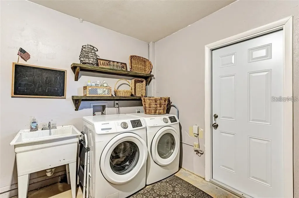 6706 22nd Avenue W Bradenton FL 34209