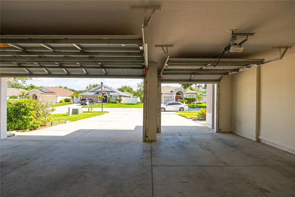 1914 Samantha Lane Valrico FL 33594