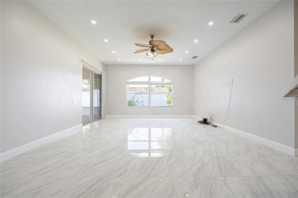 1914 Samantha Lane Valrico FL 33594