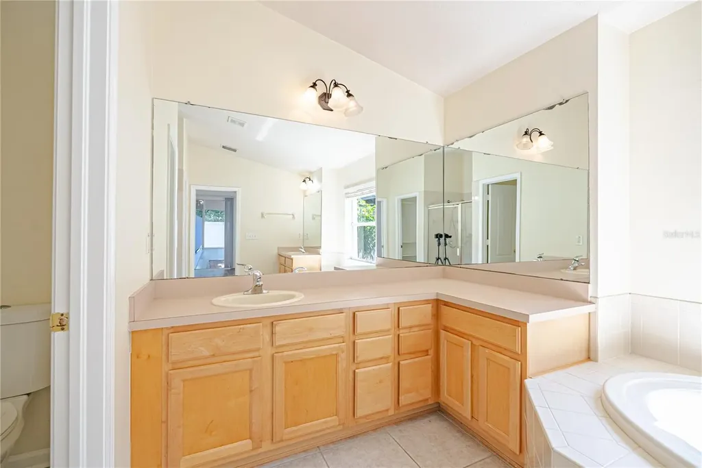 1914 Samantha Lane Valrico FL 33594
