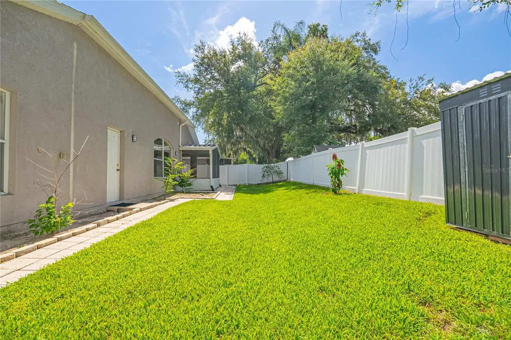 1914 Samantha Lane Valrico FL 33594
