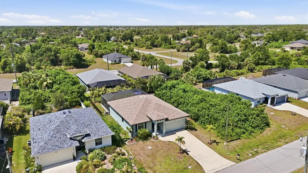 233 Baytree Drive Rotonda West FL 33947