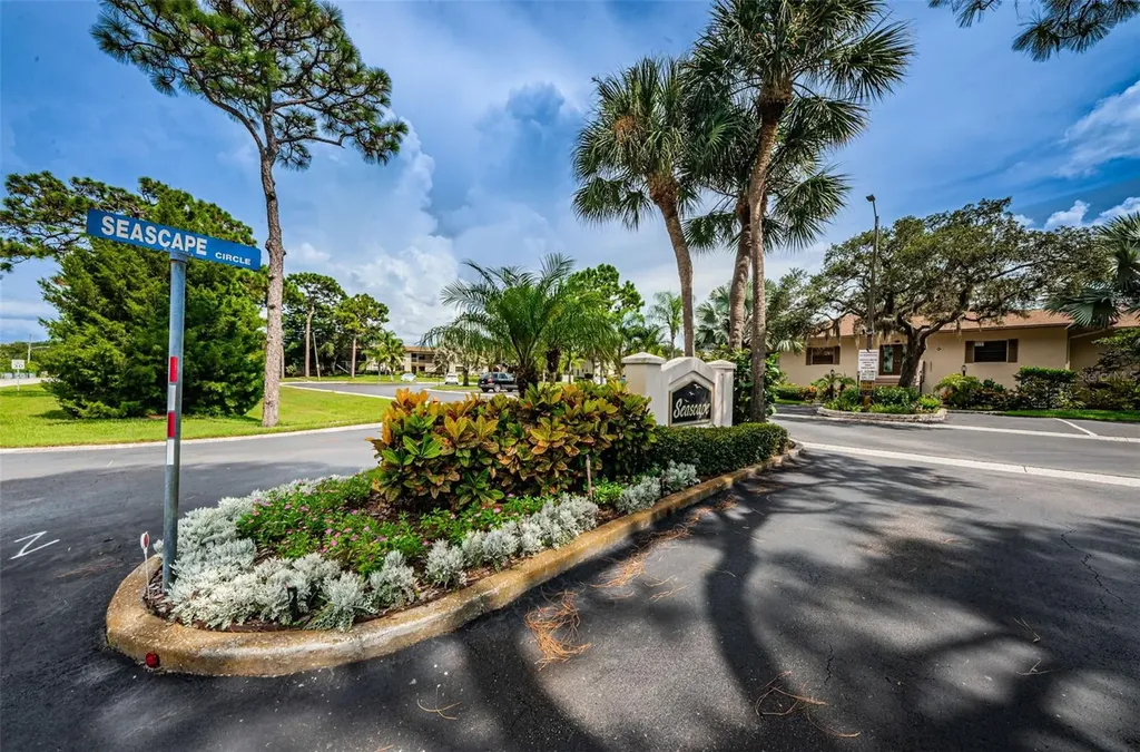 1673 Seascape Circle Tarpon Springs FL 34689