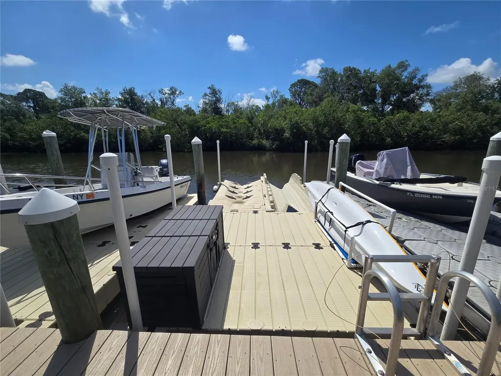 1673 Seascape Circle Tarpon Springs FL 34689