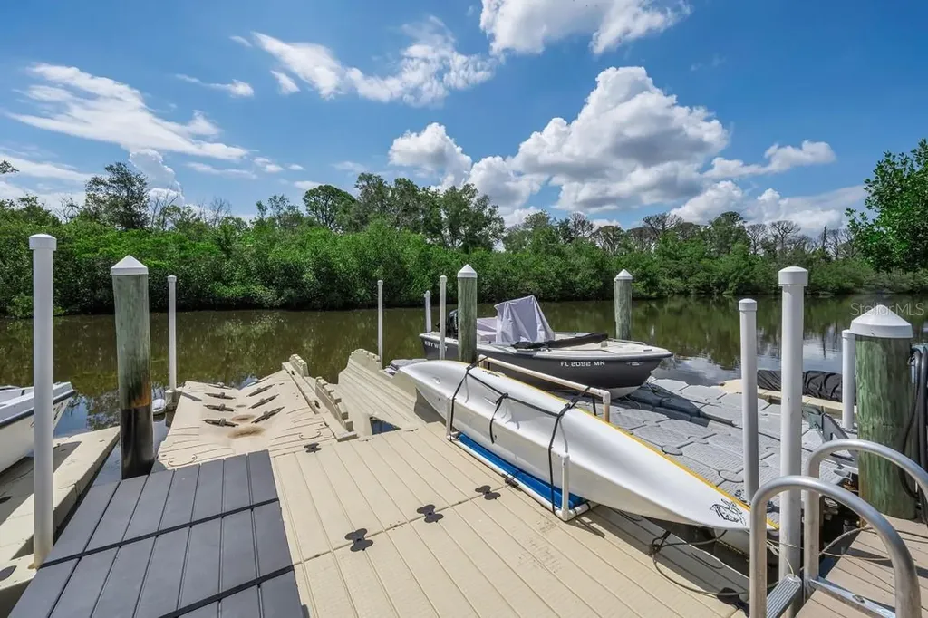 1673 Seascape Circle Tarpon Springs FL 34689