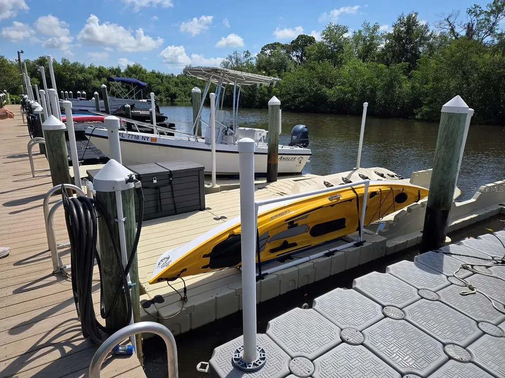 1673 Seascape Circle Tarpon Springs FL 34689