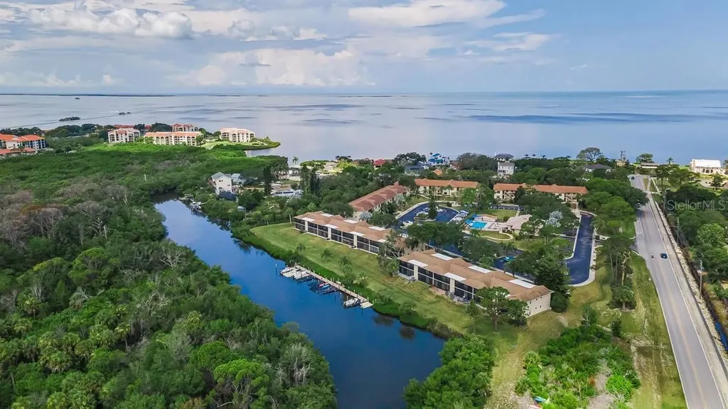1673 Seascape Circle Tarpon Springs FL 34689