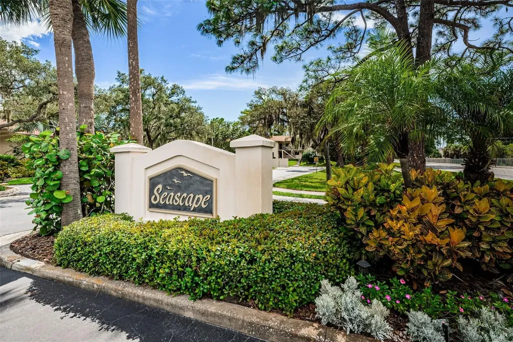 1673 Seascape Circle Tarpon Springs FL 34689