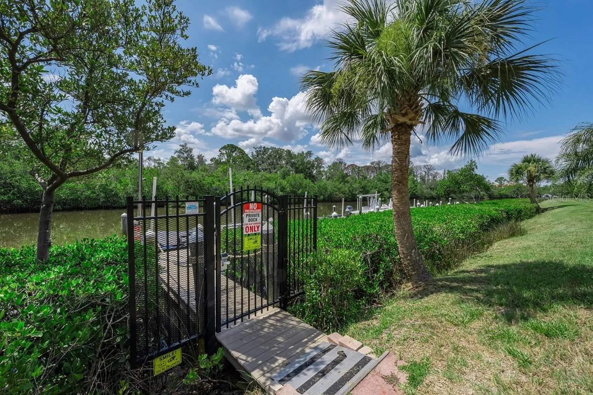 1673 Seascape Circle Tarpon Springs FL 34689