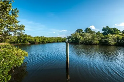 1673 Seascape Circle Tarpon Springs FL 34689