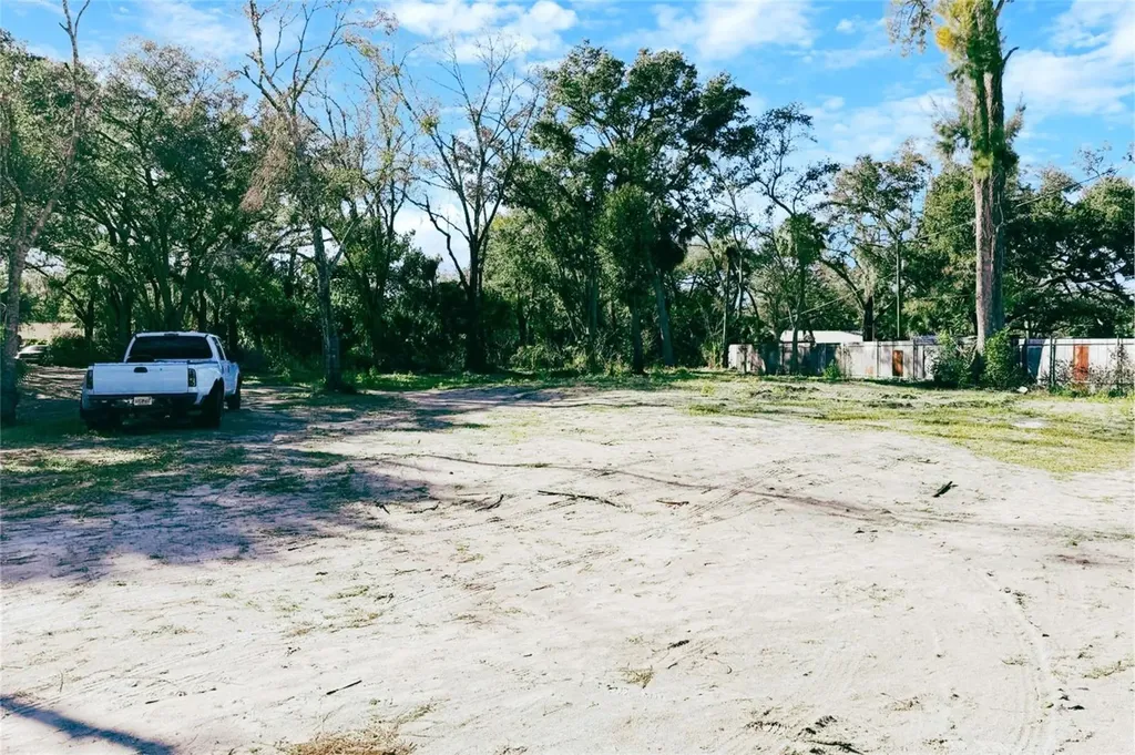 6808 New York Drive Tampa FL 33619