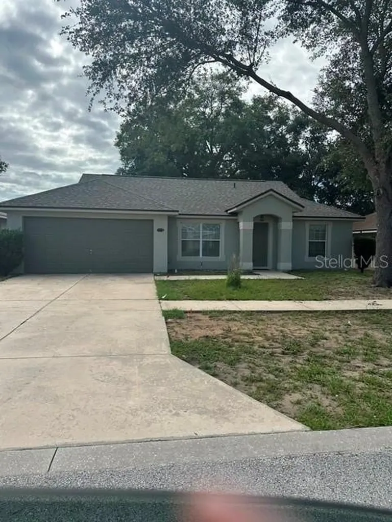 3715 Meadow Green Drive Tavares FL 32778