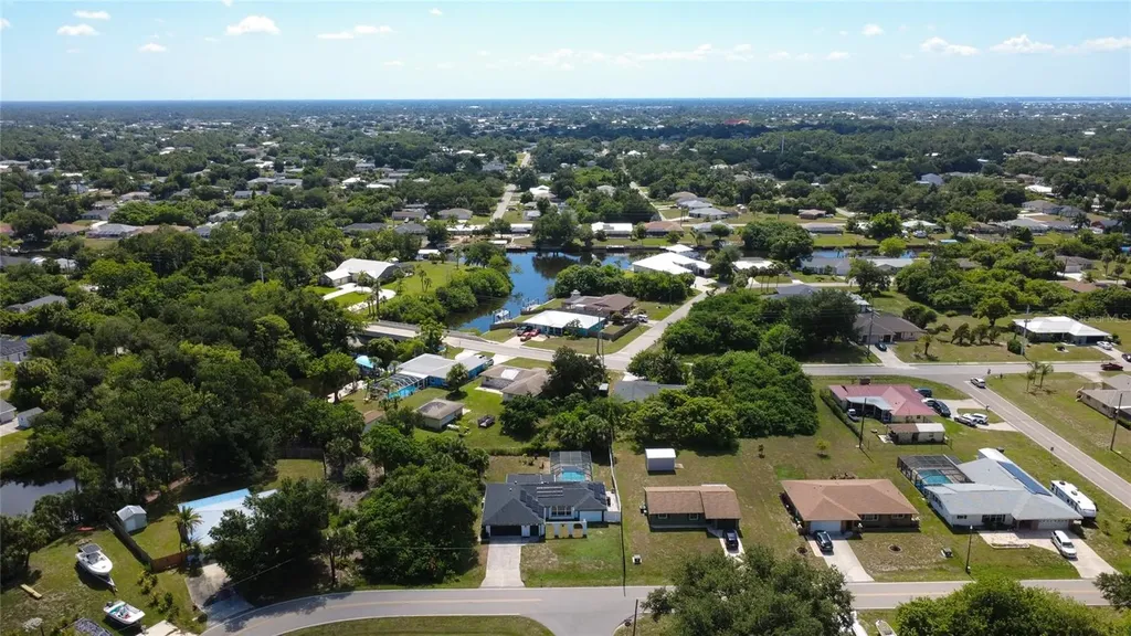 2772 Auburn Boulevard Port Charlotte FL 33948
