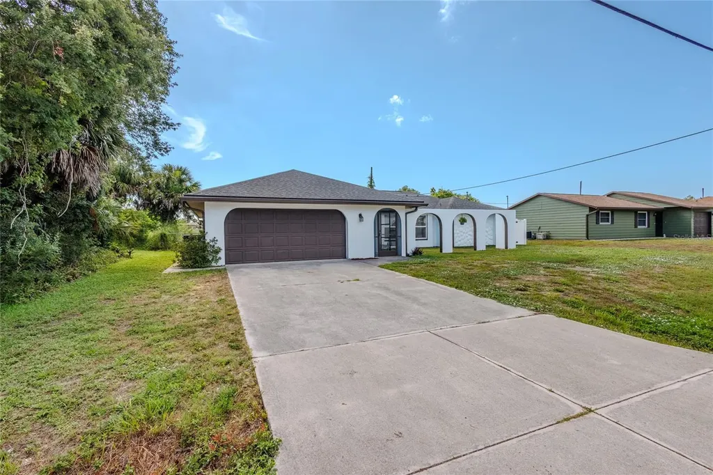 2772 Auburn Boulevard Port Charlotte FL 33948