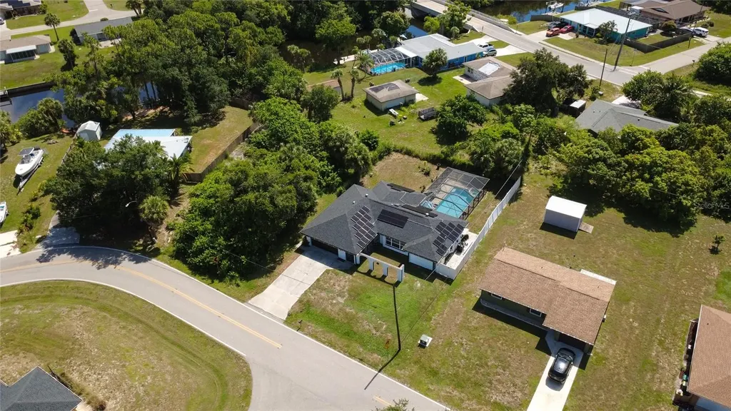 2772 Auburn Boulevard Port Charlotte FL 33948