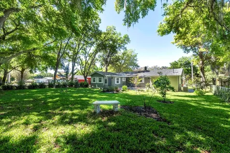 1210 N Donnelly Street Mount Dora FL 32757