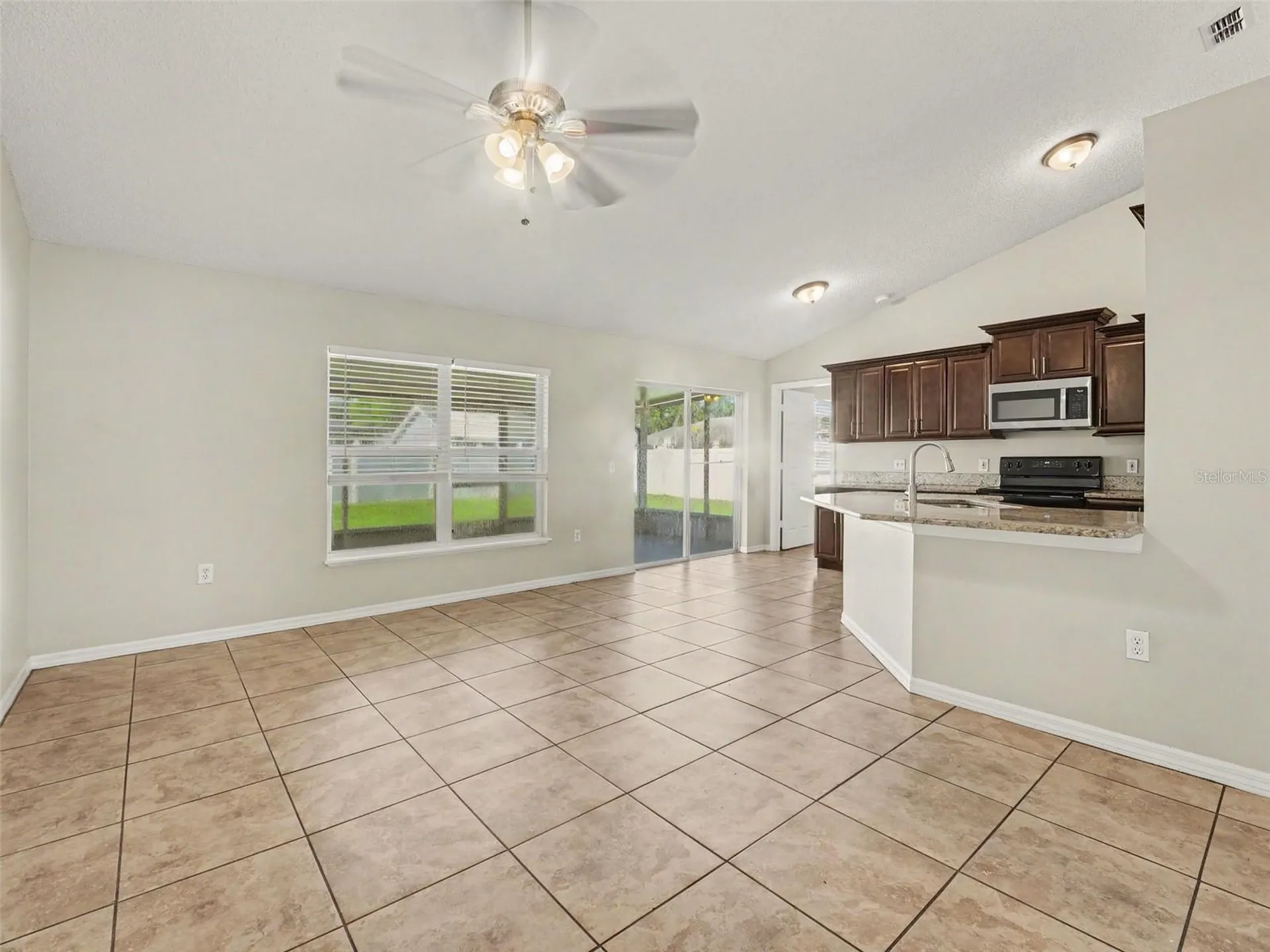 212 Canterbury Court Kissimmee FL 34758