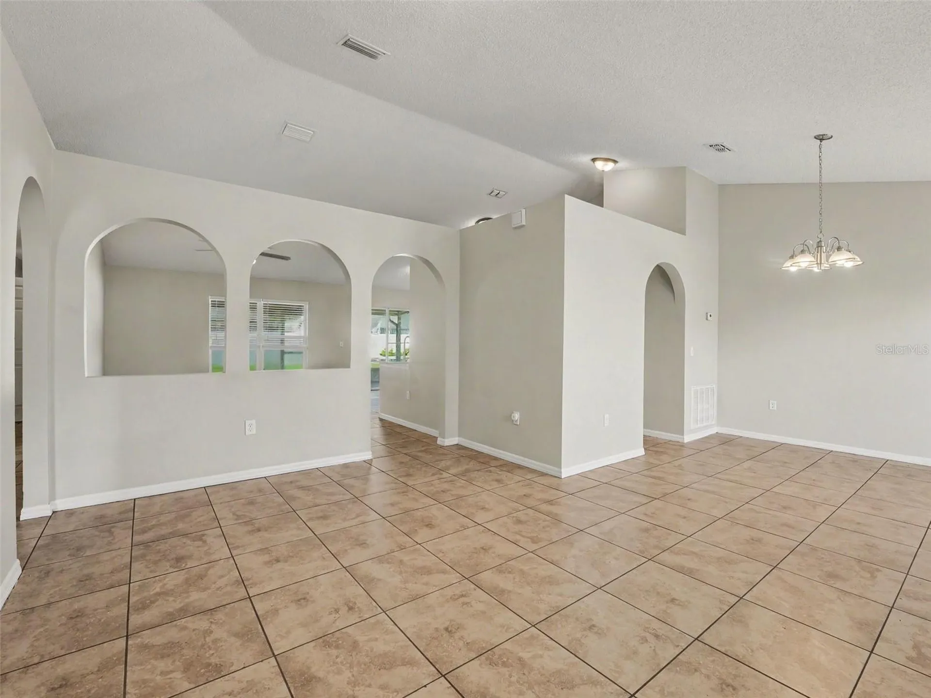 212 Canterbury Court Kissimmee FL 34758