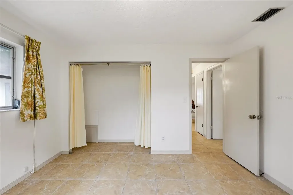 5027 1st Avenue N St Petersburg FL 33710