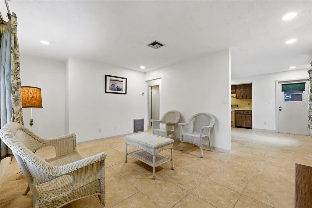 5027 1st Avenue N St Petersburg FL 33710