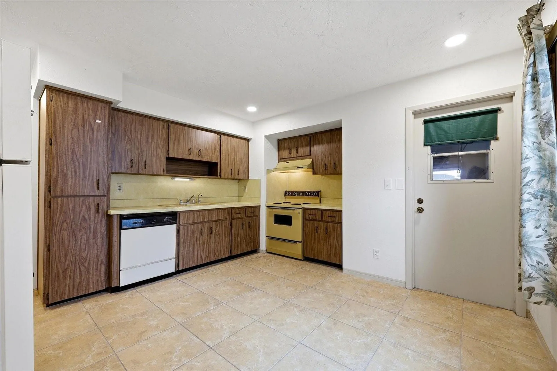 5027 1st Avenue N St Petersburg FL 33710