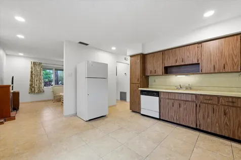 5027 1st Avenue N St Petersburg FL 33710