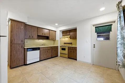 5027 1st Avenue N St Petersburg FL 33710