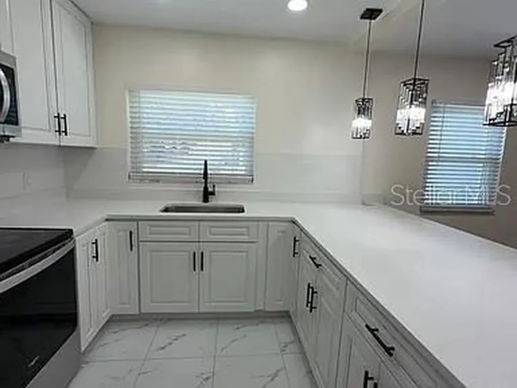 270 W Pineloch Avenue Orlando FL 32806