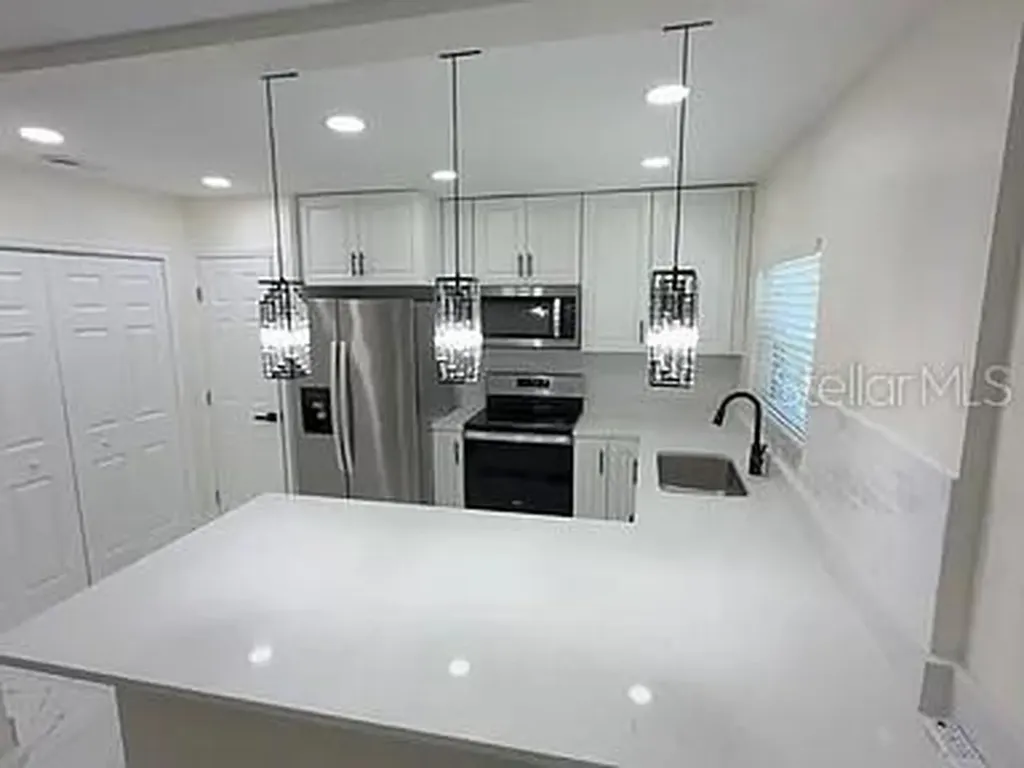 270 W Pineloch Avenue Orlando FL 32806