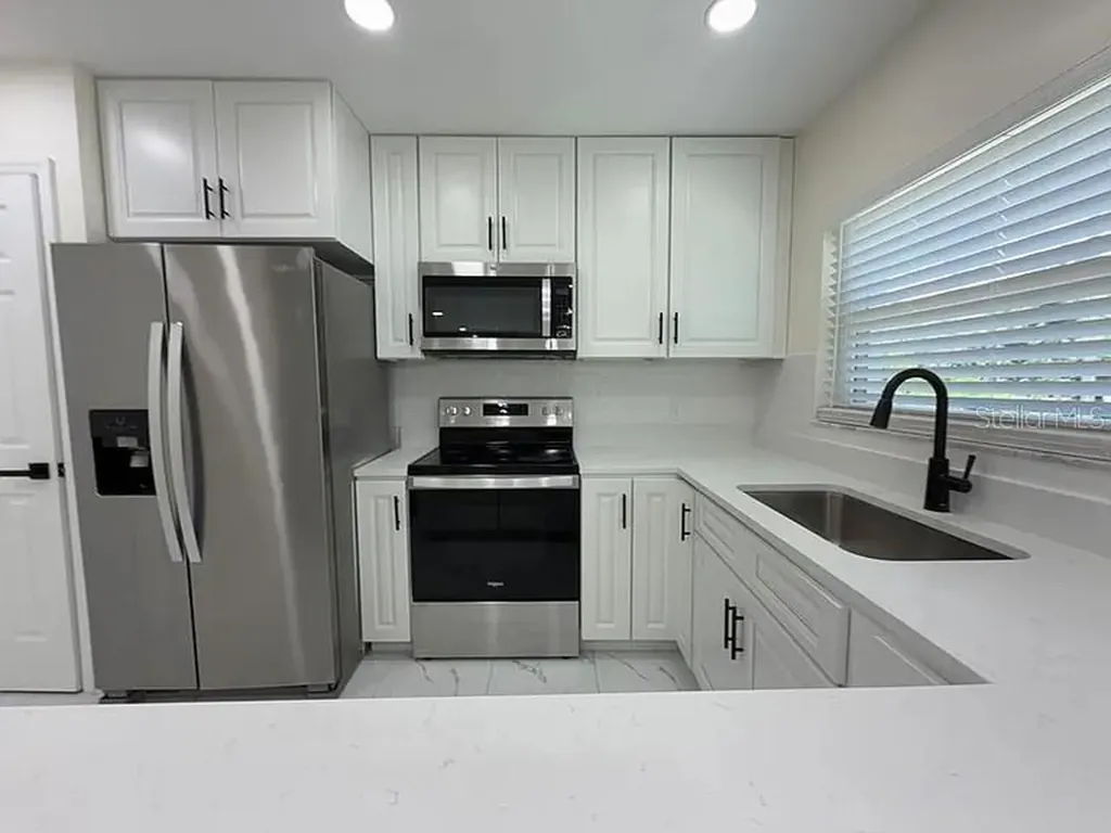 270 W Pineloch Avenue Orlando FL 32806