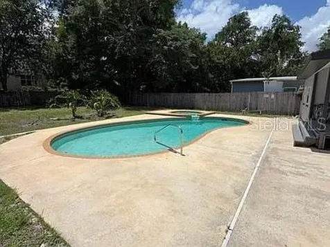 270 W Pineloch Avenue Orlando FL 32806