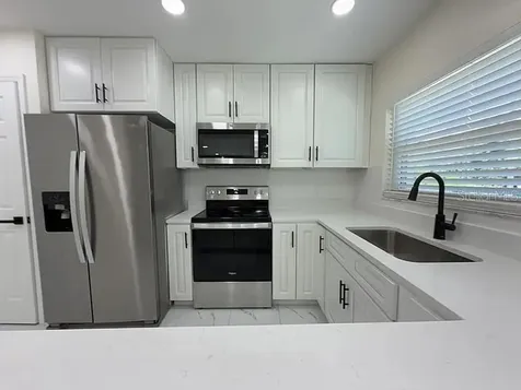 270 W Pineloch Avenue Orlando FL 32806