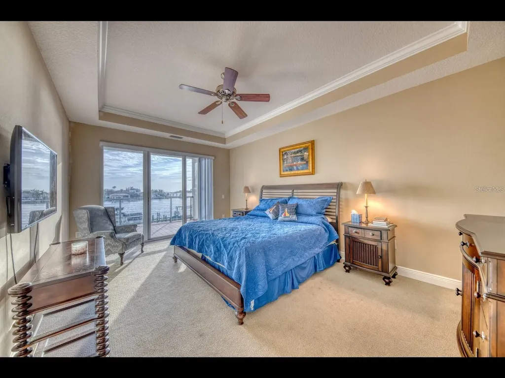 1042 Bellasol Way Apollo Beach FL 33572