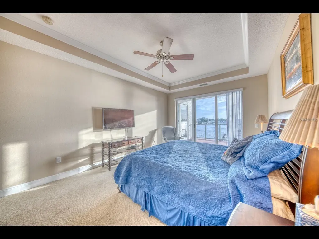 1042 Bellasol Way Apollo Beach FL 33572