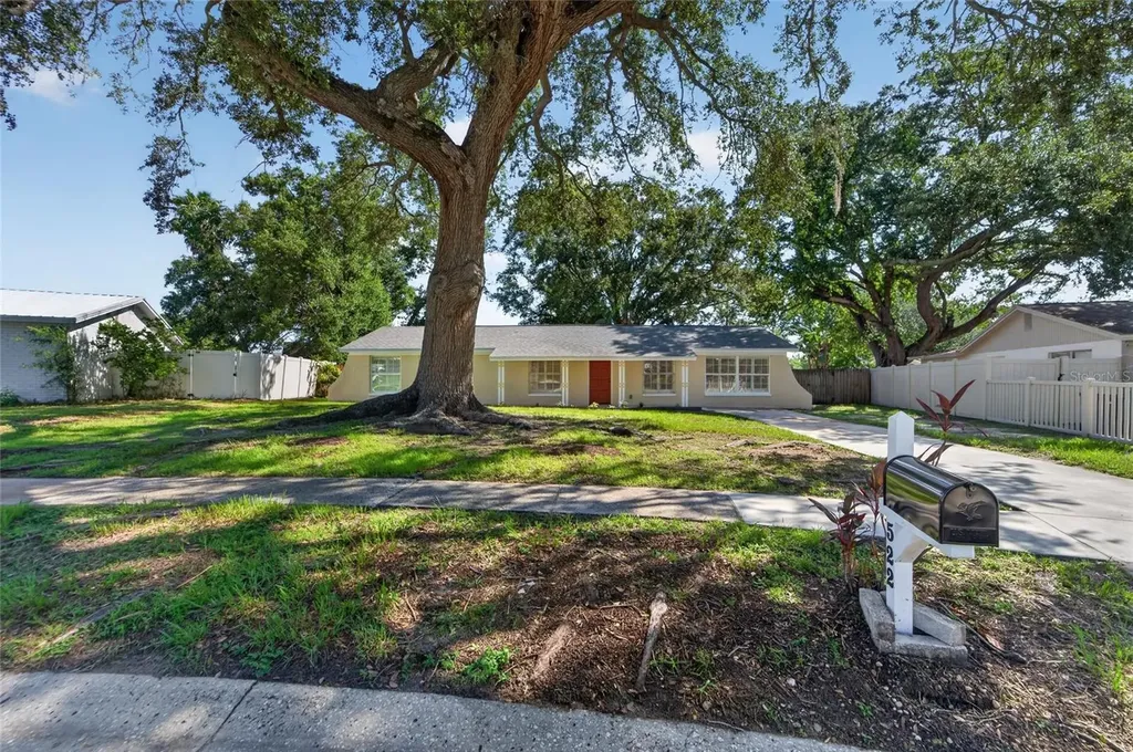 522 Highview Circle N Brandon FL 33510
