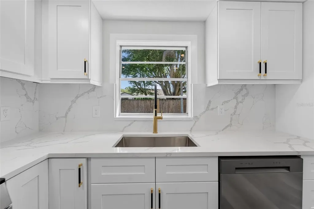 522 Highview Circle N Brandon FL 33510