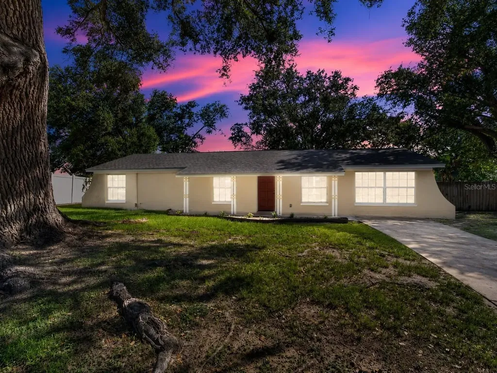 522 Highview Circle N Brandon FL 33510