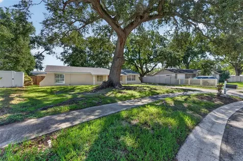 522 Highview Circle N Brandon FL 33510