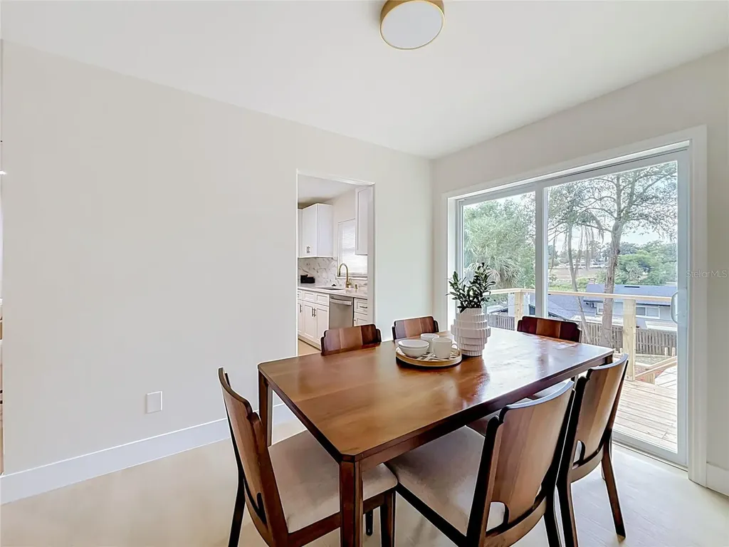 516 S Exeter Street Eustis FL 32726