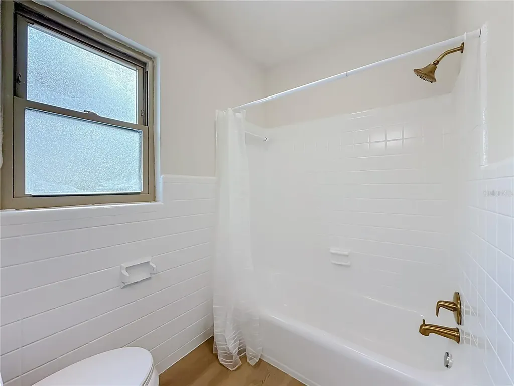 516 S Exeter Street Eustis FL 32726