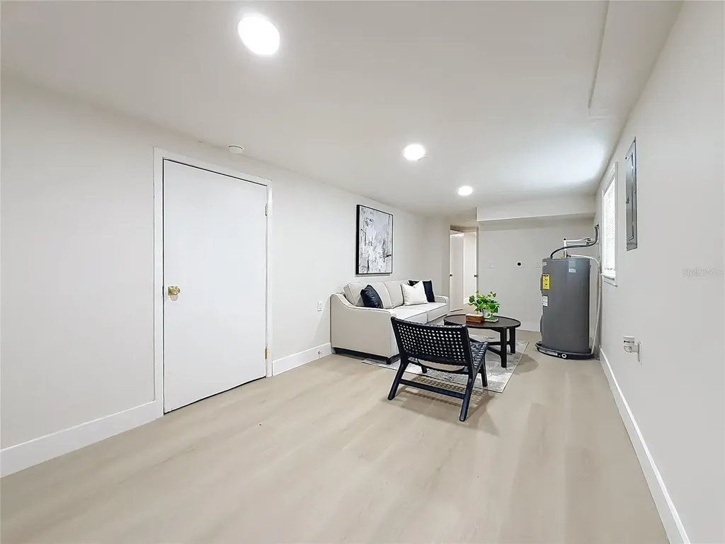 516 S Exeter Street Eustis FL 32726