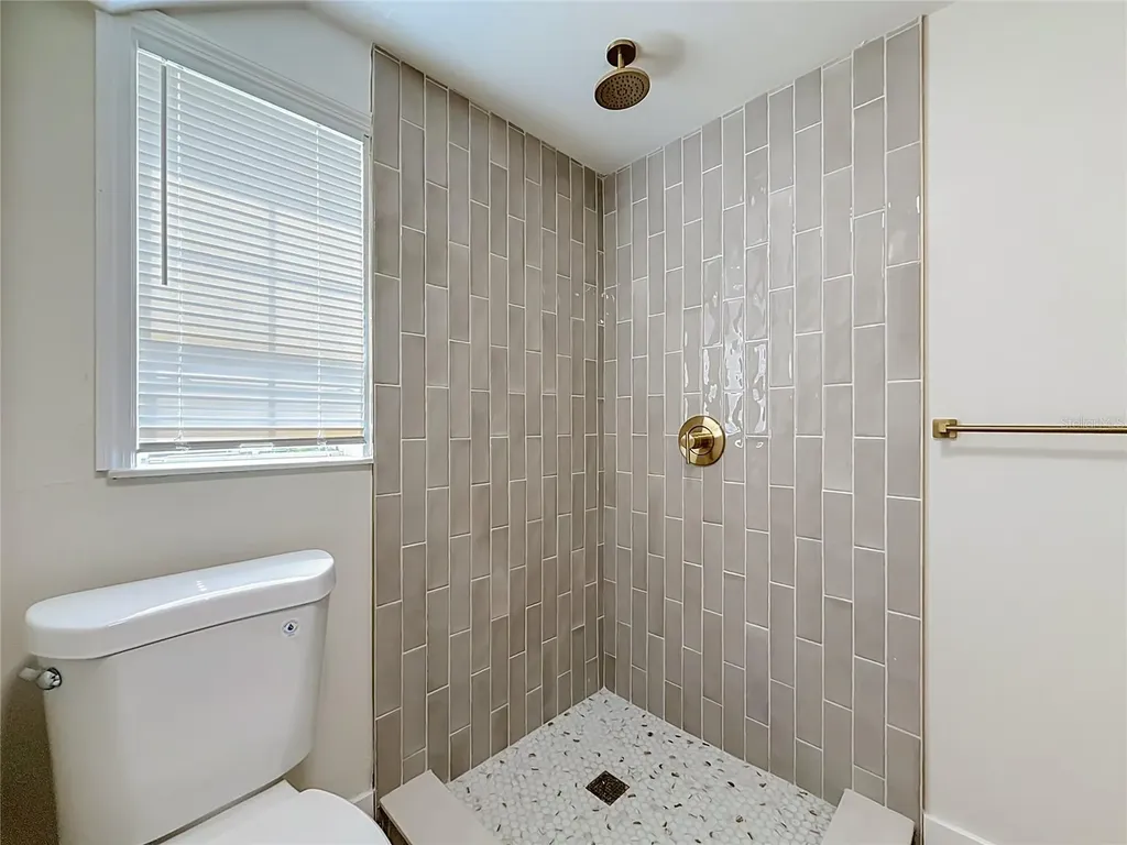 516 S Exeter Street Eustis FL 32726