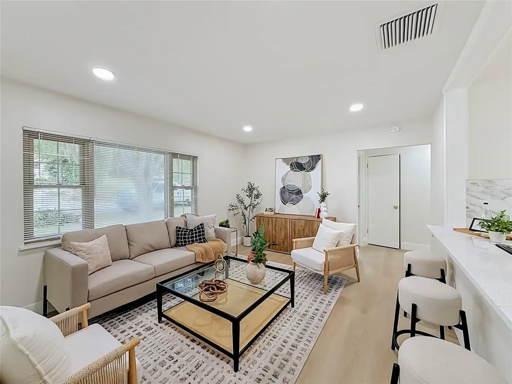 516 S Exeter Street Eustis FL 32726