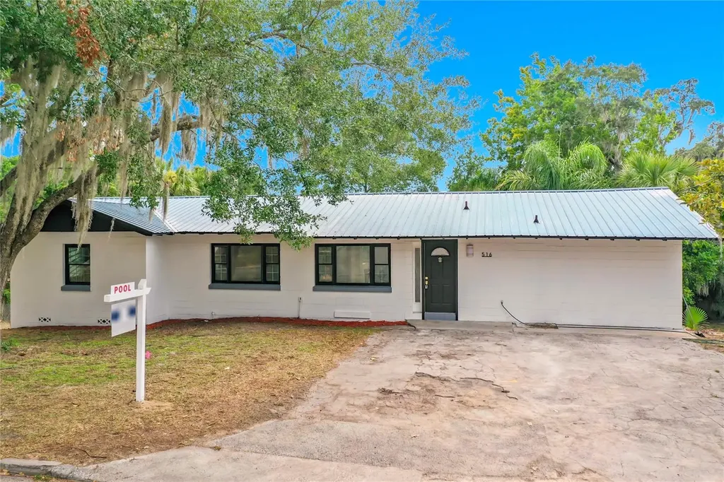 516 S Exeter Street Eustis FL 32726
