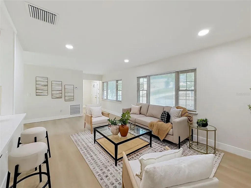 516 S Exeter Street Eustis FL 32726