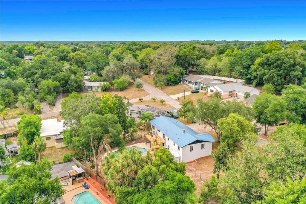 516 S Exeter Street Eustis FL 32726