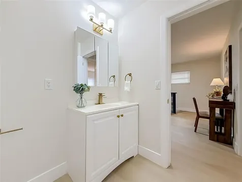 516 S Exeter Street Eustis FL 32726