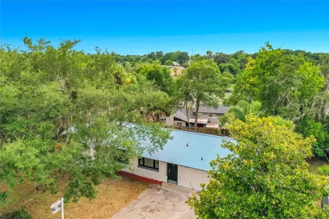 516 S Exeter Street Eustis FL 32726