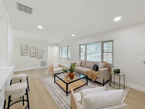 516 S Exeter Street Eustis FL 32726