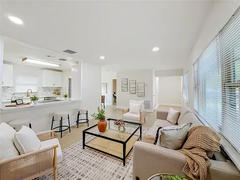 516 S Exeter Street Eustis FL 32726